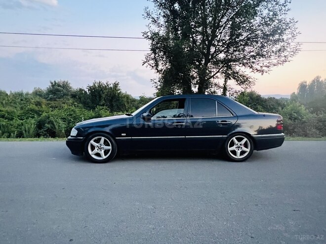 Mercedes C 180 1996, 300,000 km - 1.8 l - Zaqatala