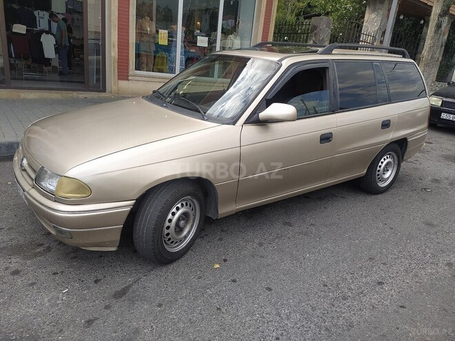 Opel Astra 1997, 250,000 km - 1.6 l - Şəki