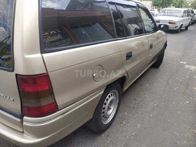 Opel Astra 1997, 250,000 km - 1.6 l - Şəki