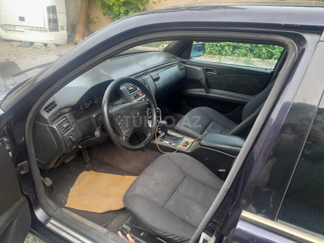 Mercedes E 220 1997, 805,066 km - 2.2 л - Tərtər