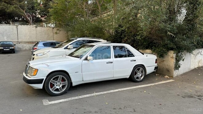 Mercedes E 230 1991, 325,000 km - 2.3 l - Bakı