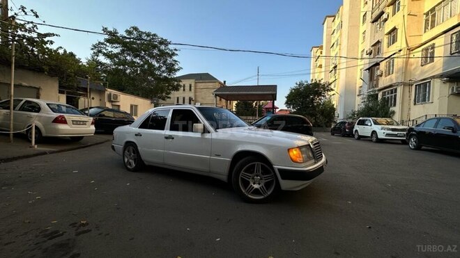 Mercedes E 230 1991, 325,000 km - 2.3 l - Bakı