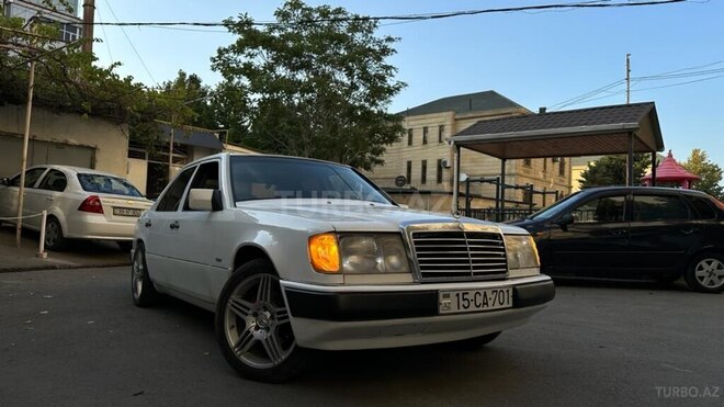 Mercedes E 230 1991, 325,000 km - 2.3 l - Bakı