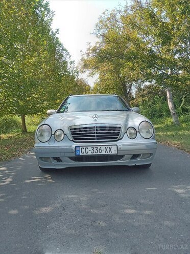 Mercedes E 220 2000, 424,059 km - 2.2 l - Zaqatala