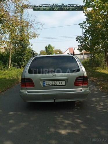 Mercedes E 220 2000, 424,059 km - 2.2 l - Zaqatala