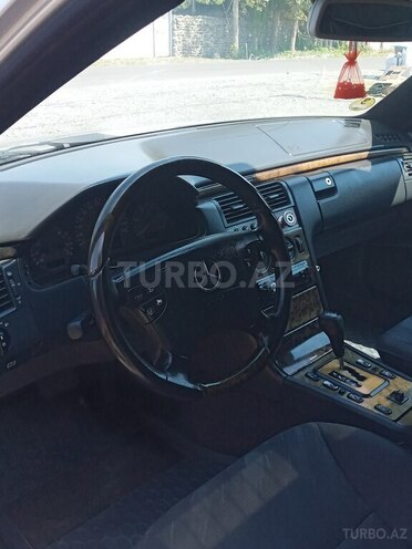 Mercedes E 220 2000, 424,059 km - 2.2 l - Zaqatala