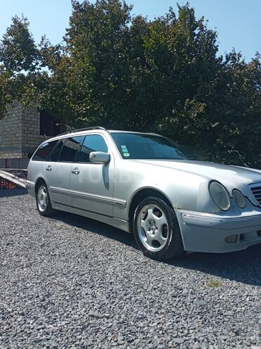 Mercedes E 220 2000, 424,059 km - 2.2 l - Zaqatala