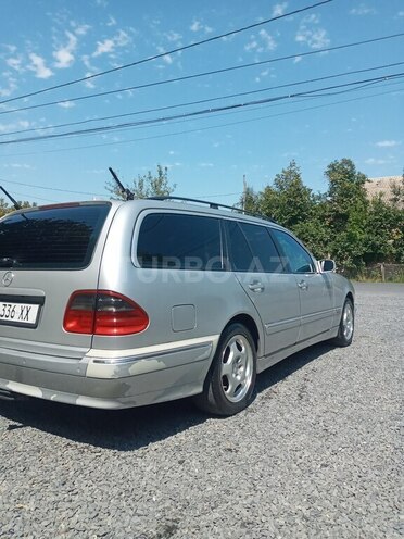 Mercedes E 220 2000, 424,059 km - 2.2 l - Zaqatala