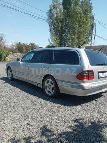Mercedes E 220 2000, 424,059 km - 2.2 l - Zaqatala