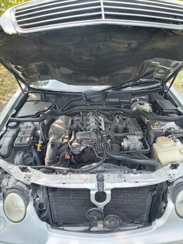 Mercedes E 220 2000, 424,059 km - 2.2 l - Zaqatala