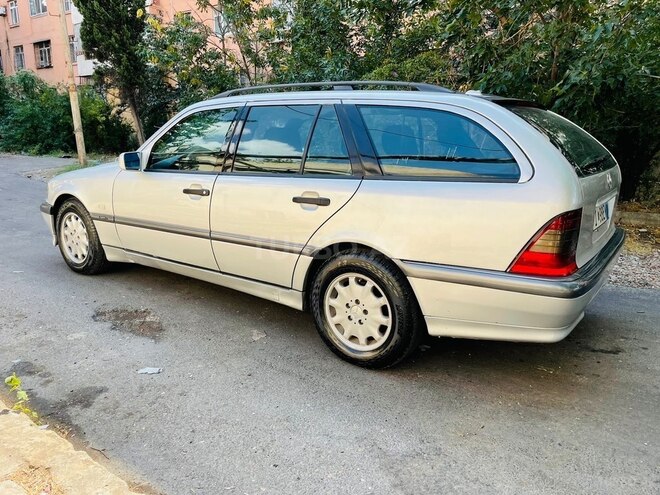 Mercedes C 220 2000, 220,000 km - 2.2 l - Bakı
