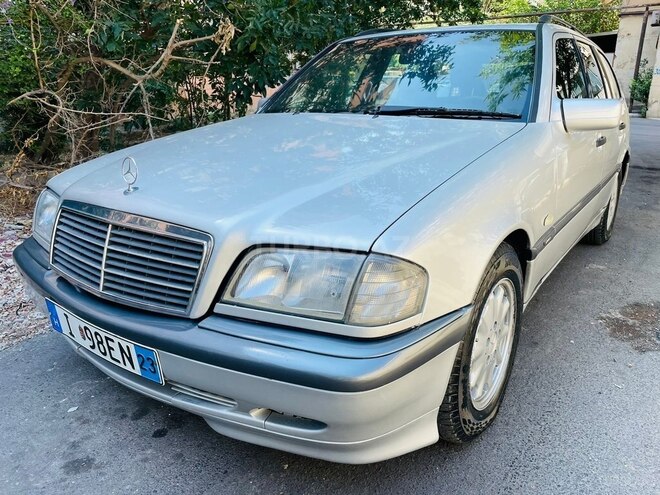 Mercedes C 220 2000, 220,000 km - 2.2 l - Bakı