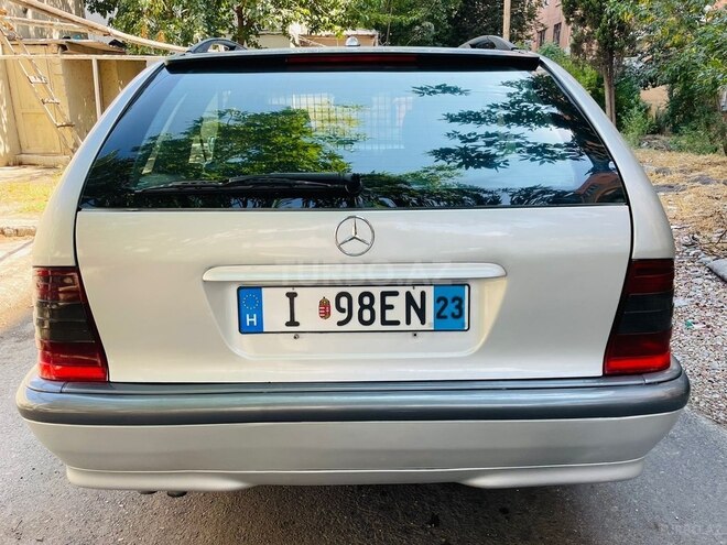 Mercedes C 220 2000, 220,000 km - 2.2 l - Bakı