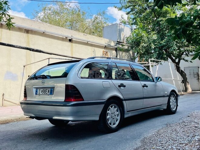 Mercedes C 220 2000, 220,000 km - 2.2 l - Bakı