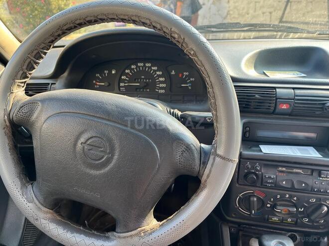 Opel Astra 1995, 377,000 km - 1.6 l - Bakı