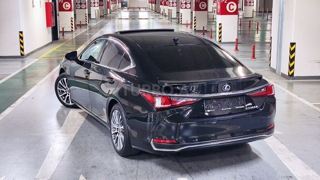 Lexus ES 300h 2021, 39,000 km - 2.5 л - Bakı