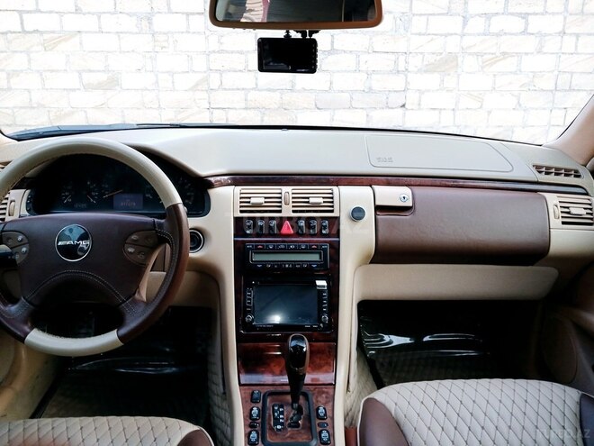 Mercedes E 320 2001, 321,000 km - 3.2 л - Gəncə