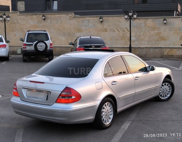 Mercedes E 240 2002, 210,123 km - 2.6 l - Bakı