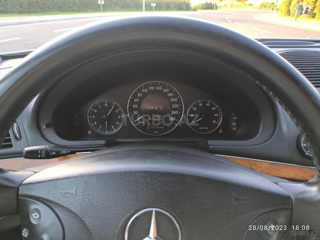 Mercedes E 240 2002, 210,123 km - 2.6 l - Bakı