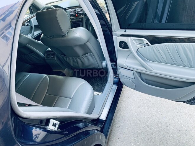 Mercedes E 320 2001, 241,041 km - 3.2 л - Sumqayıt