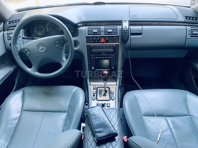 Mercedes E 320 2001, 241,041 km - 3.2 л - Sumqayıt
