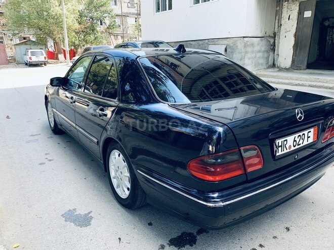 Mercedes E 320 2001, 241,041 km - 3.2 л - Sumqayıt