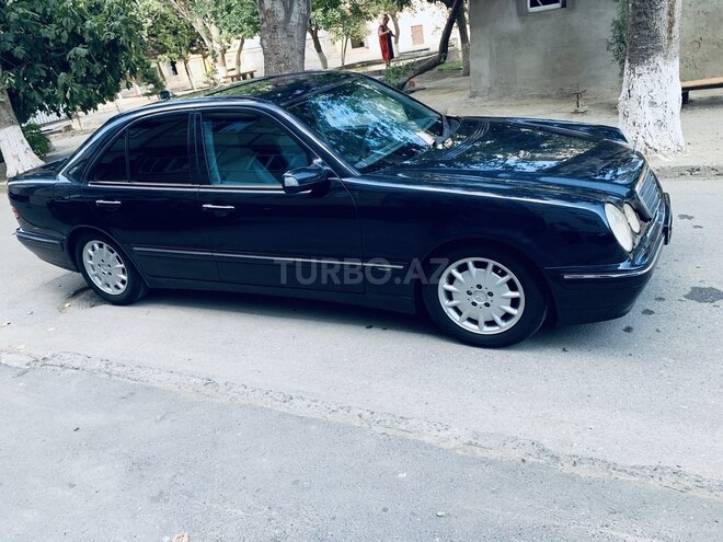 Mercedes E 320 2001, 241,041 km - 3.2 л - Sumqayıt