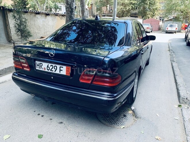 Mercedes E 320 2001, 241,041 km - 3.2 л - Sumqayıt