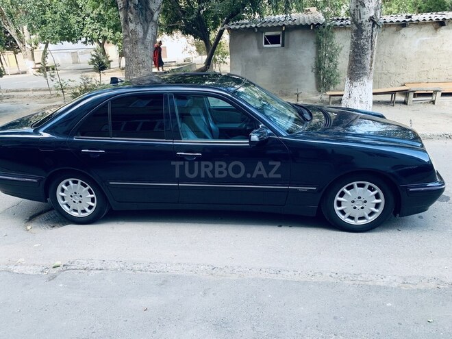 Mercedes E 320 2001, 241,041 km - 3.2 л - Sumqayıt