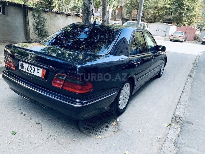 Mercedes E 320 2001, 241,041 km - 3.2 л - Sumqayıt