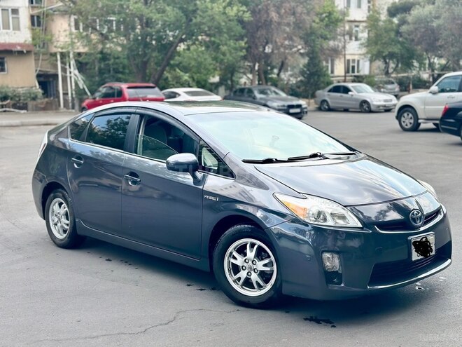 Toyota Prius 2010, 195,000 km - 1.8 l - Saatlı