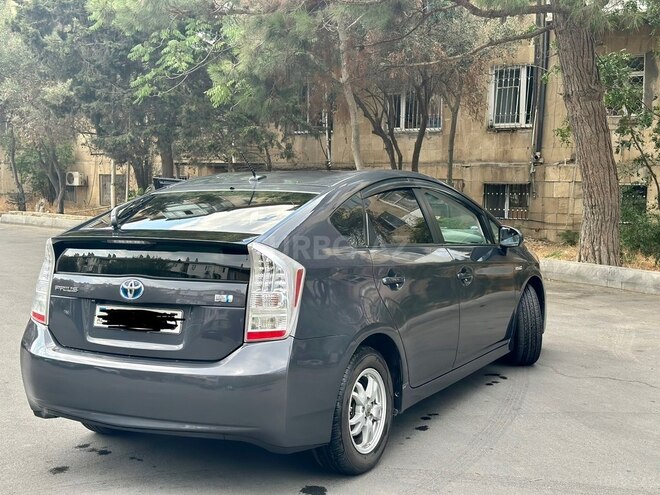 Toyota Prius 2010, 195,000 km - 1.8 l - Saatlı