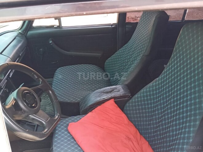 LADA (VAZ) 2106 1982, 35,637 km - 1.5 l - Qobustan