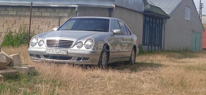 Mercedes E 220 2001, 585,868 km - 2.2 l - Bakı