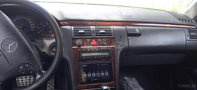 Mercedes E 220 2001, 585,868 km - 2.2 l - Bakı