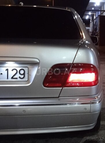 Mercedes E 220 2001, 585,868 km - 2.2 l - Bakı
