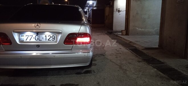 Mercedes E 220 2001, 585,868 km - 2.2 l - Bakı