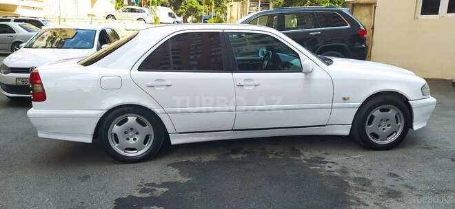 Mercedes C 200 1998, 271,874 km - 2.0 l - Bakı