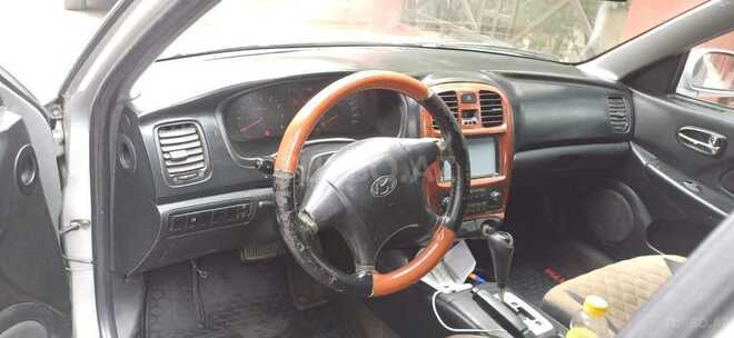 Hyundai Sonata 2003, 382,000 km - 2.0 l - Quba