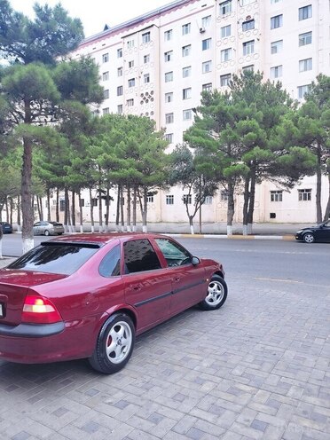 Opel Vectra 1997, 300,000 km - 1.6 l - Sumqayıt