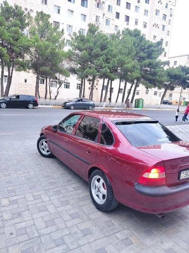 Opel Vectra 1997, 300,000 km - 1.6 l - Sumqayıt
