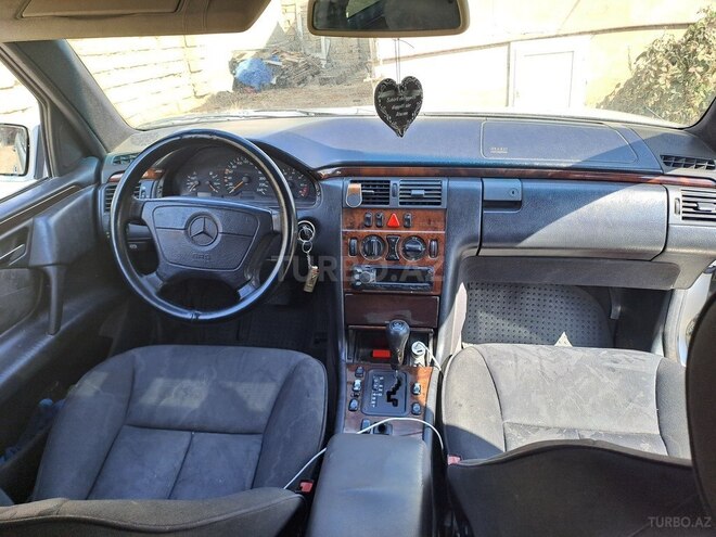 Mercedes E 230 1997, 493,400 km - 2.3 l - Bakı