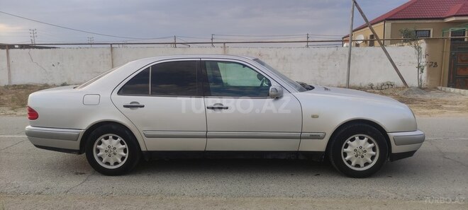 Mercedes E 230 1997, 493,400 km - 2.3 l - Bakı