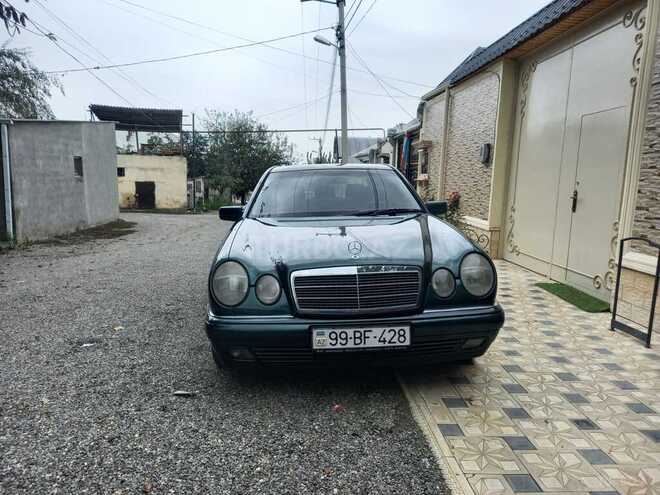 Mercedes E 240 1999, 302,681 km - 2.4 l - Gəncə