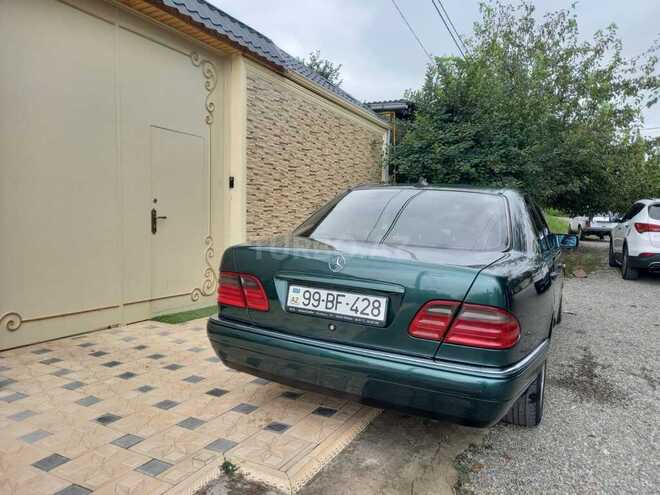 Mercedes E 240 1999, 302,681 km - 2.4 l - Gəncə