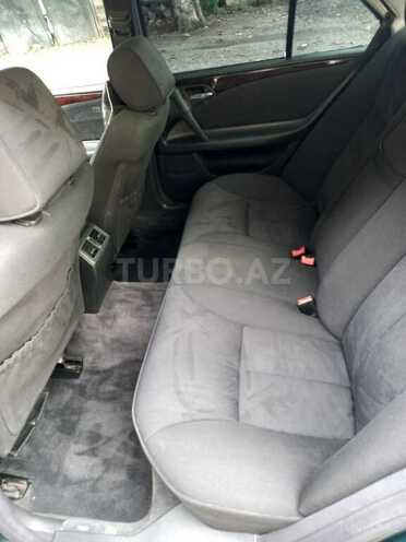 Mercedes E 240 1999, 302,681 km - 2.4 l - Gəncə