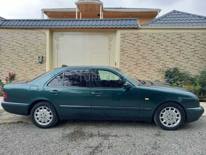 Mercedes E 240 1999, 302,681 km - 2.4 l - Gəncə