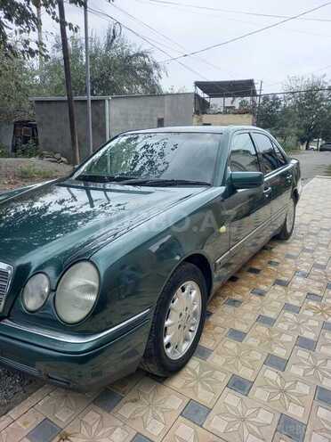 Mercedes E 240 1999, 302,681 km - 2.4 l - Gəncə