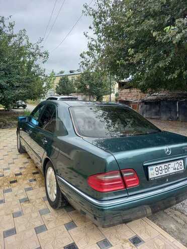 Mercedes E 240 1999, 302,681 km - 2.4 l - Gəncə