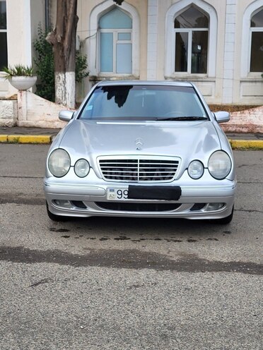 Mercedes E 220 2000, 301,713 km - 2.2 л - Lənkəran